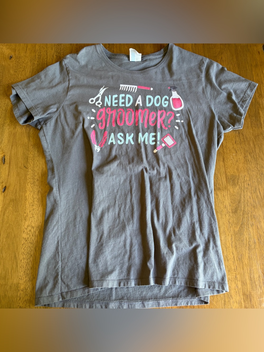 Women’s Gray 'I Need a Dog Groomer? Ask Me!' Graphic Tee